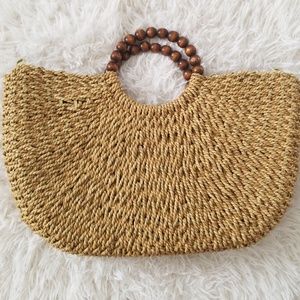 Beaded handle straw bag